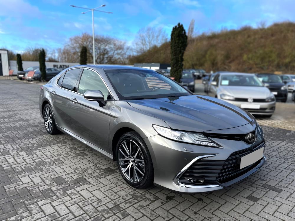 Toyota Camry Темно-серый