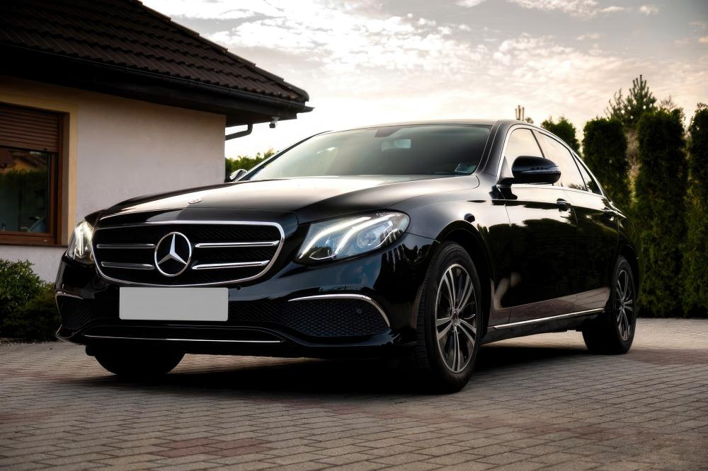 Mercedes Benz E200 AMG Черный