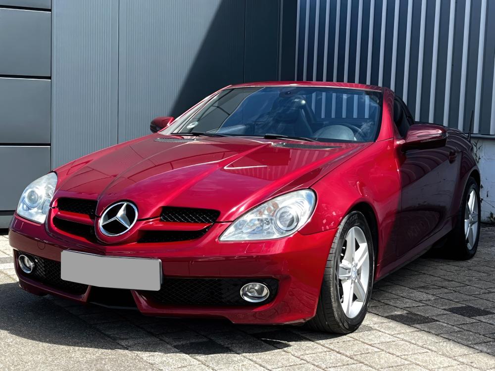 Mercedes-Benz SLK Красный