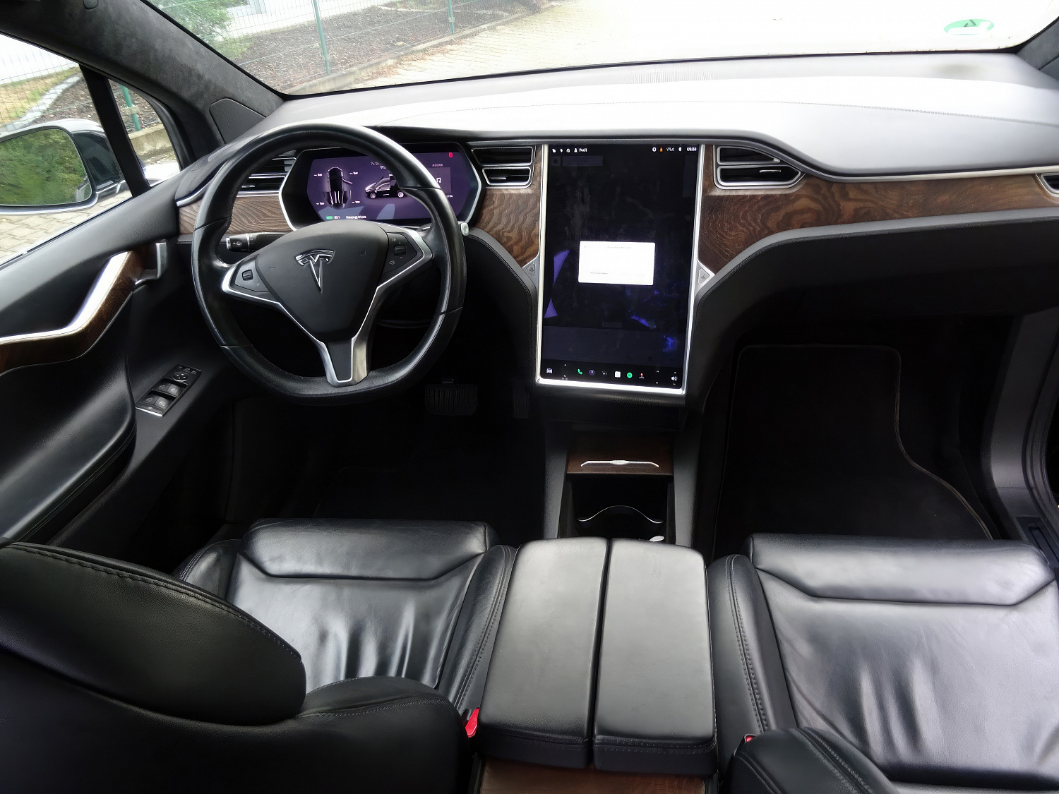Tesla Model X Черный