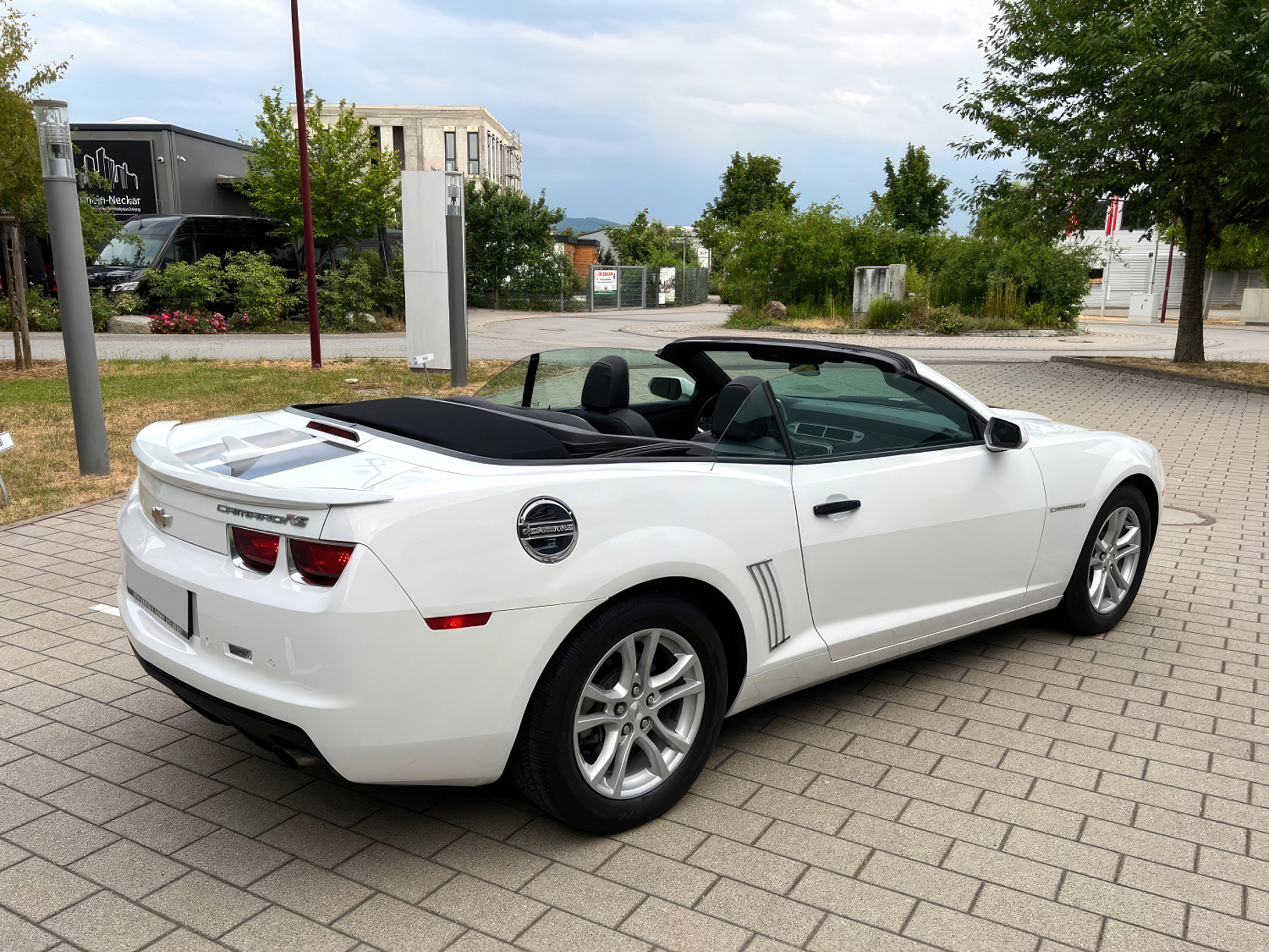 Chevrolet Camaro Белый 2