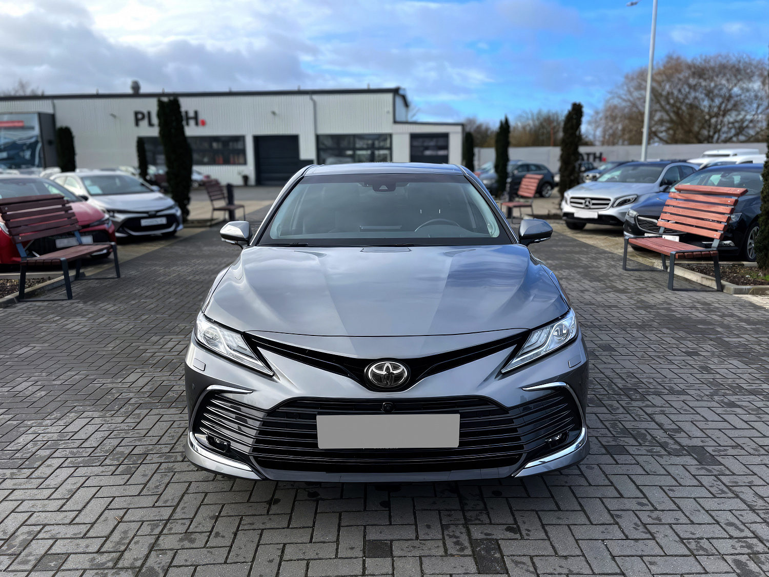 Toyota Camry Темно-серый