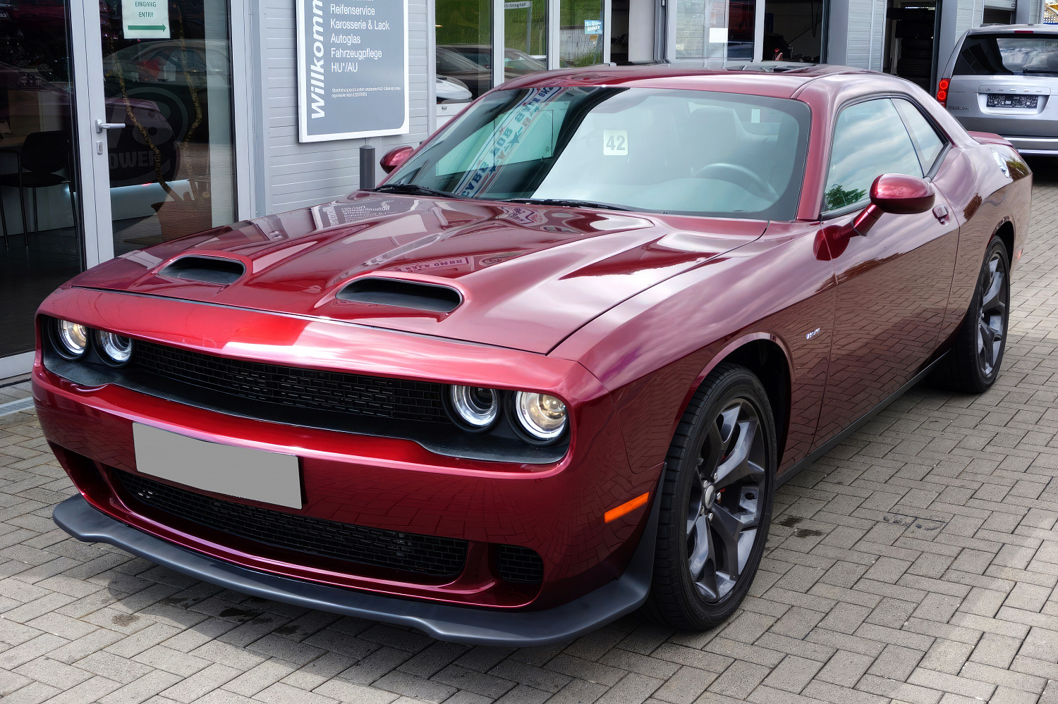 DODGE CHALLENGER Бордовый