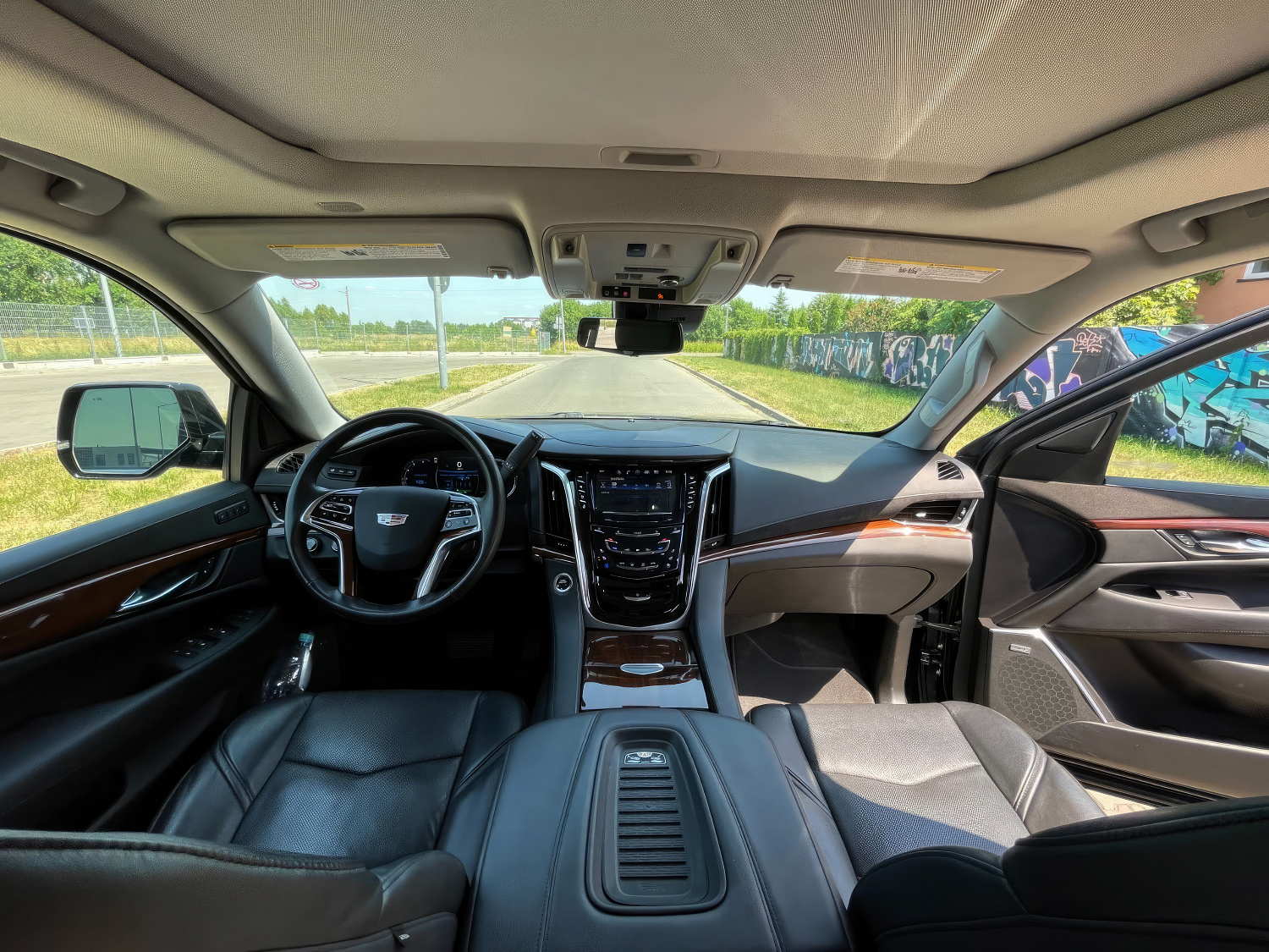 Cadillac Escalade Черный