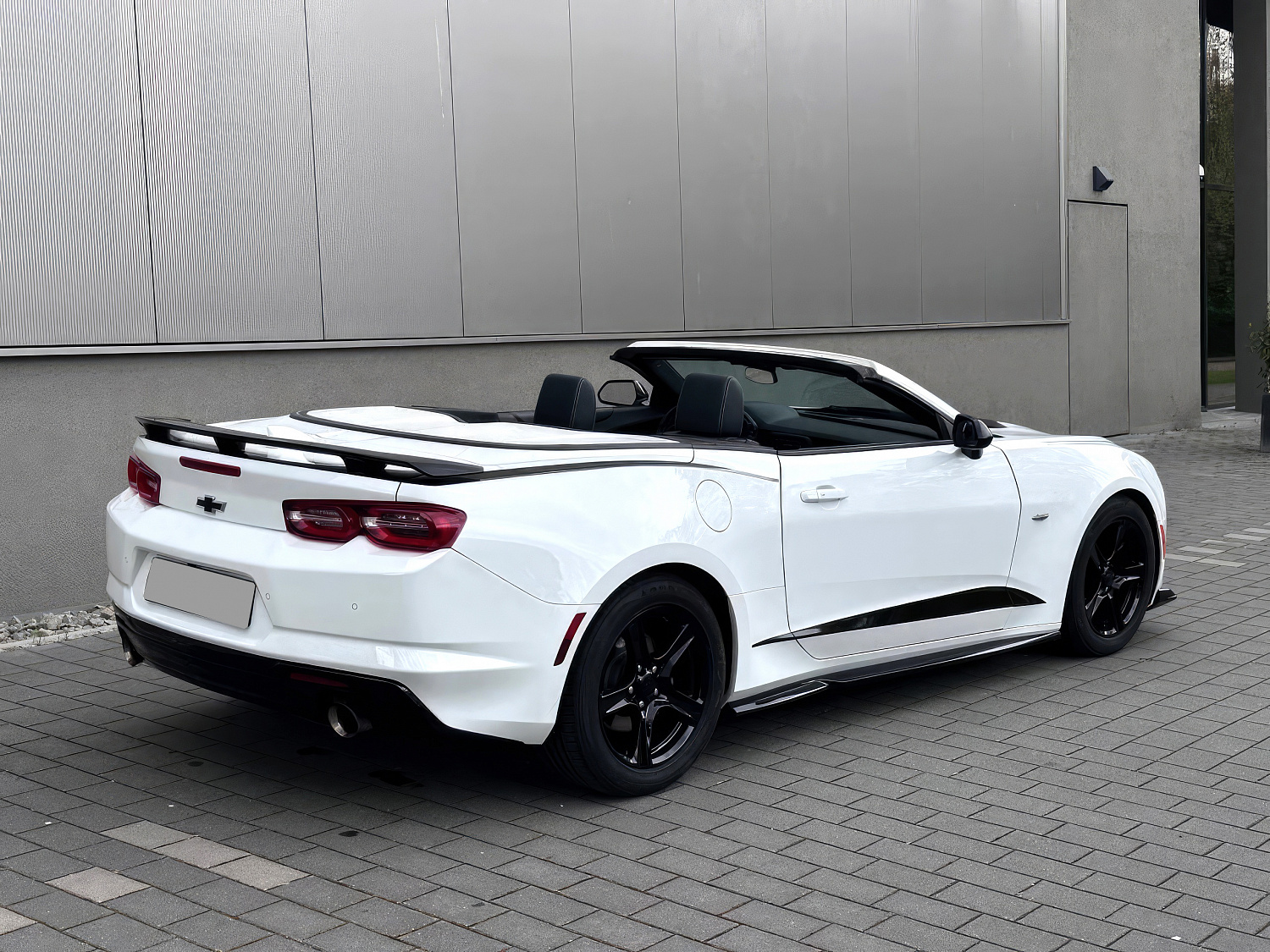 Chevrolet Camaro Белый