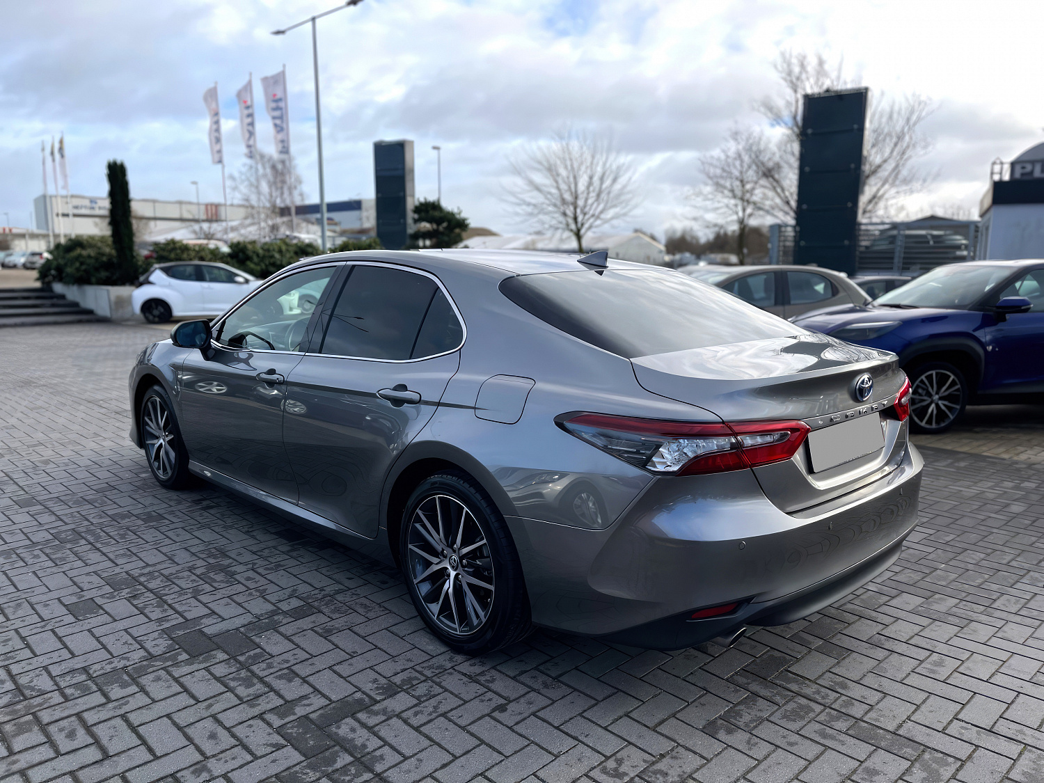 Toyota Camry Темно-серый