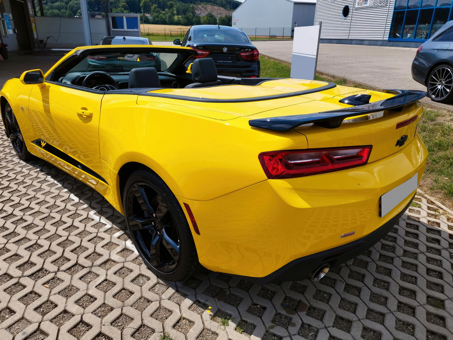 Chevrolet Camaro Желтый