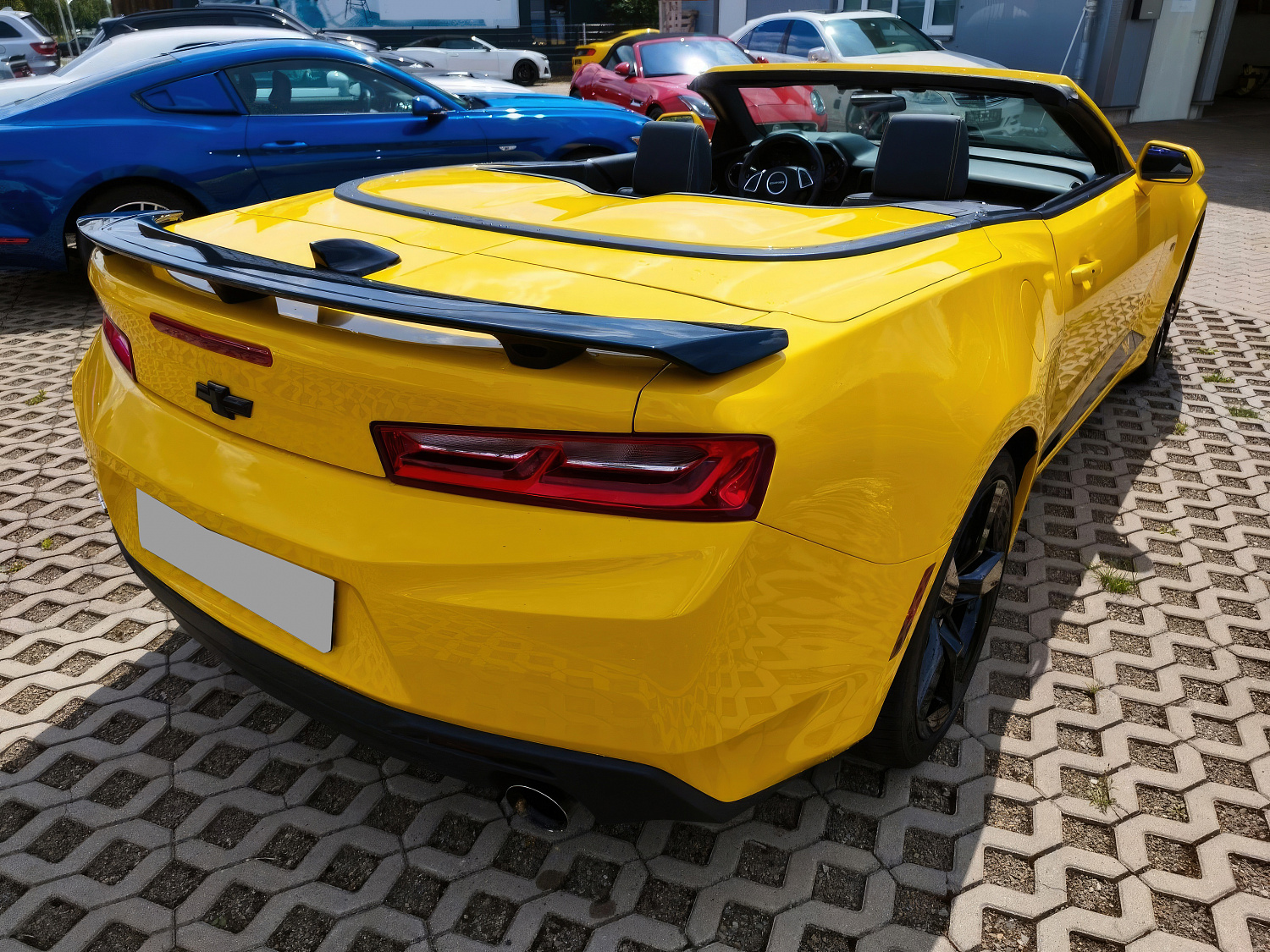 Chevrolet Camaro Желтый