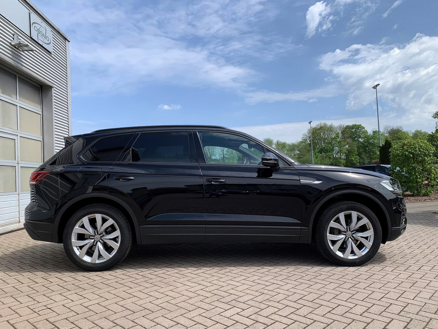 Volkswagen Touareg Черный