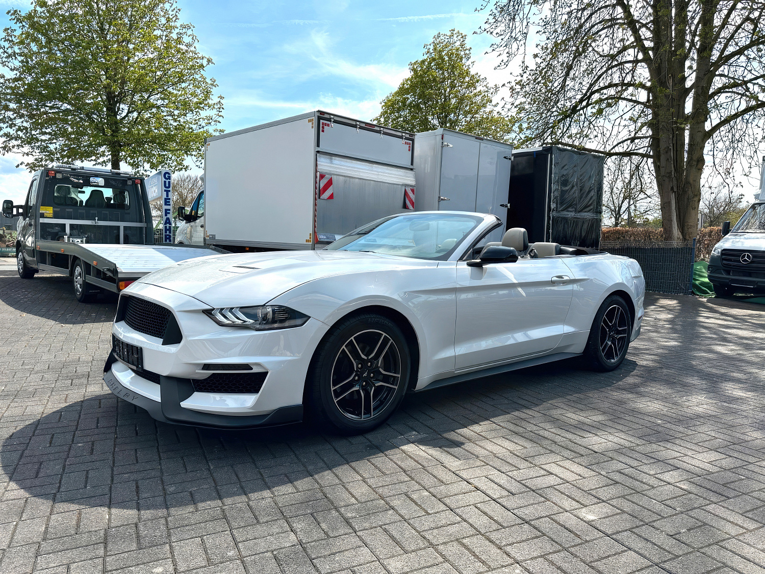 Ford Mustang Белый