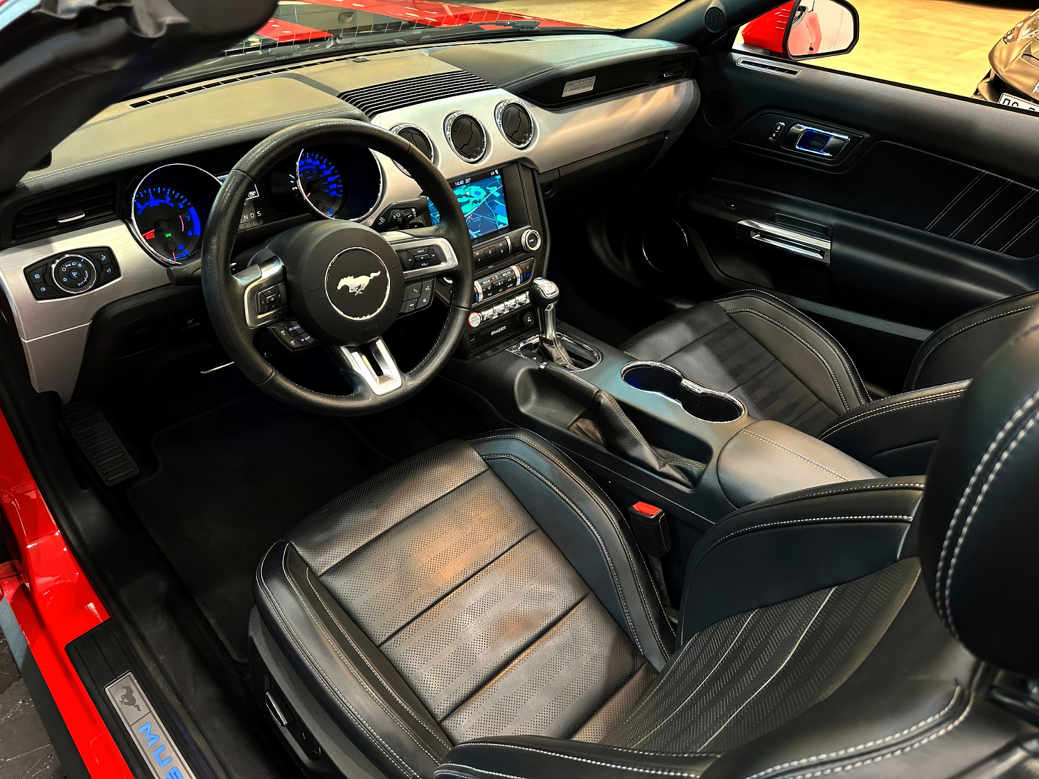 Ford Mustang Shelby Красный