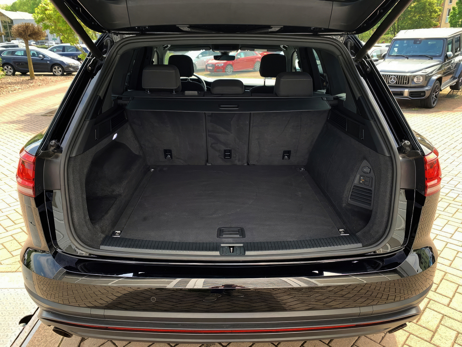 Volkswagen Touareg Черный