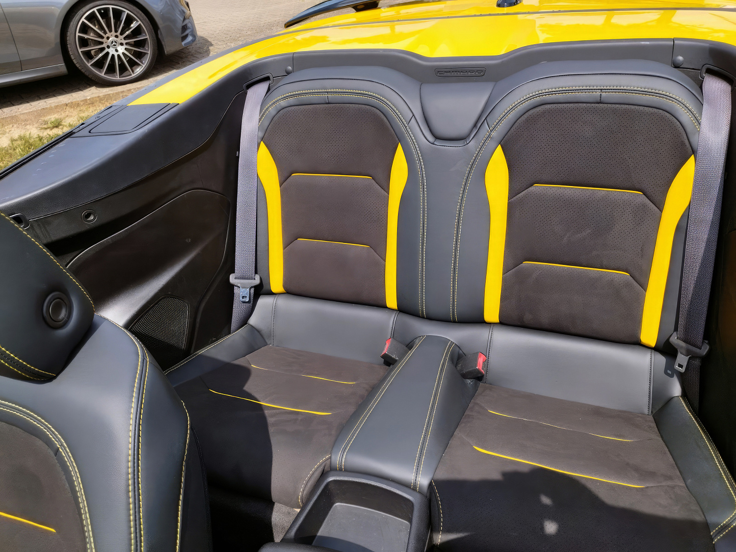 Chevrolet Camaro Желтый