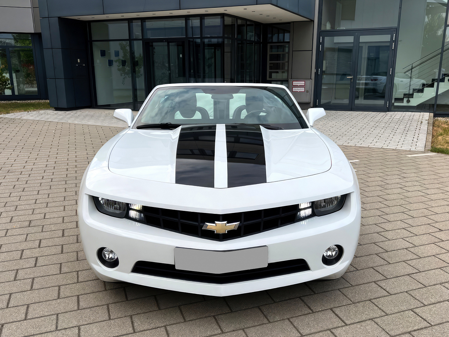Chevrolet Camaro Белый 2