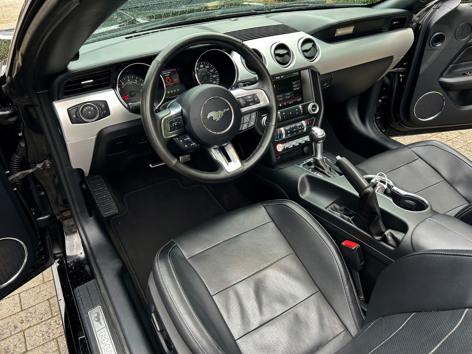 Ford Mustang Черный